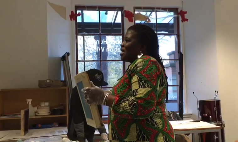 Naa Densua Tordzro delivering a printmaking workshop at Celebrating Africa October 2018 in the Kelvingrove Art Gallery and Museum