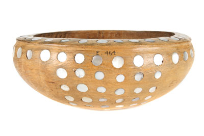 Bowl decorated with shell inlays, Manihiki, Cook Islands, Polynesia, 1800 - 1860. Collected by Rev Dr George Turner.
