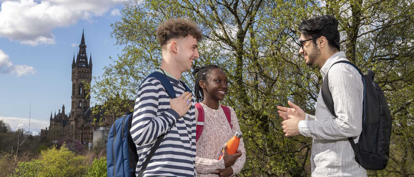 students in kelvingrove park