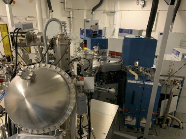 OIPT cluster tool at the JWNC/University of Glasgow combining atomic-layer deposition (ALD) for very thin films of superconducting nitrides with plasma etching and deposition tools and surface-sensitive chemical analysis and high-resolution imaging. Credit: Tania Hemakumara