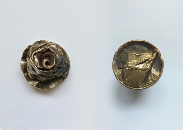 Bronze medal with image of rose