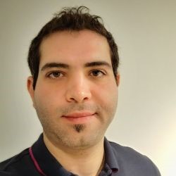 A portrait photo of Dr Ehsan Mohseni