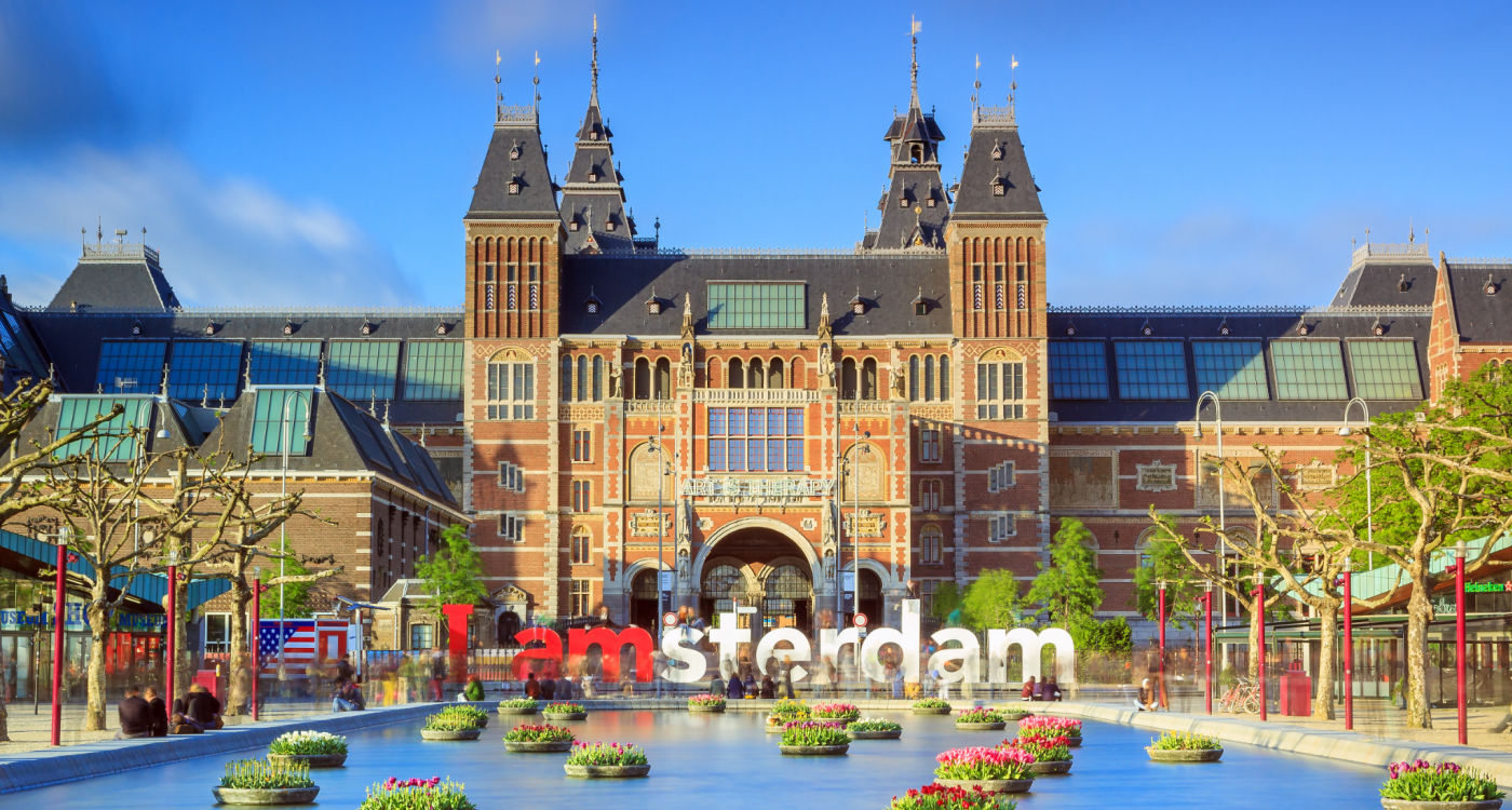 Pond and tulips in front of the Rijksmuseum (National state museum) [Photo: Shutterstock]