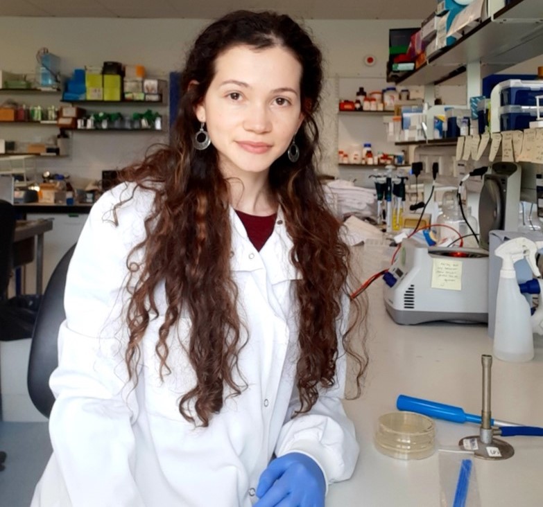 Student Sofia Sandall in a profile shot taken in the lab