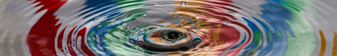 Swirling pool with multicolours