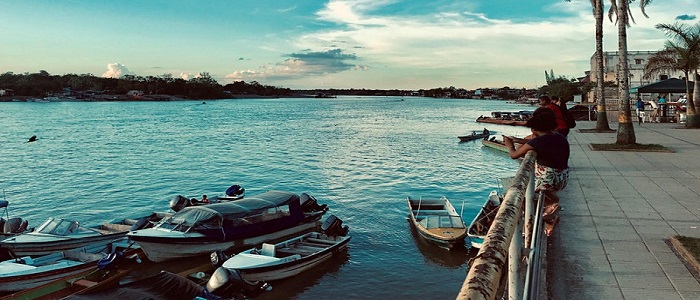 Chocó River bank with boats