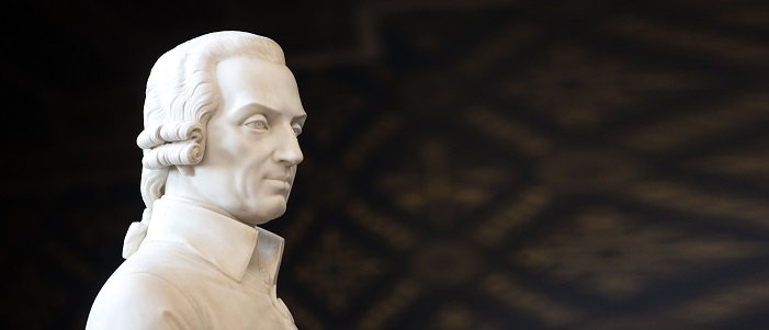 Image of the Adam Smith statue at University of Glasgow