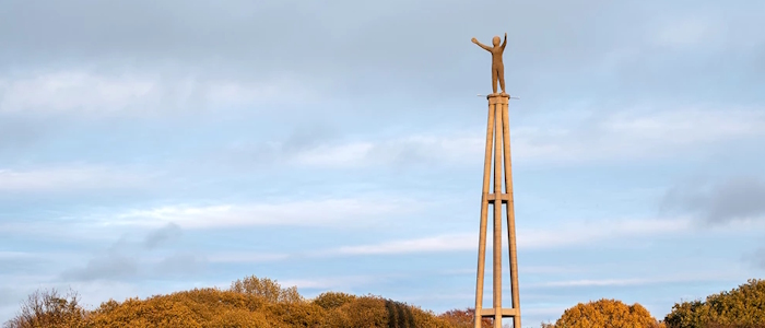 Photo of the Hope Sculpture by Steuart Padwick in Rutherglen, Scotland