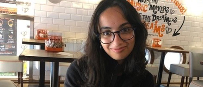 Unibuddy Aysha smiling to camera
