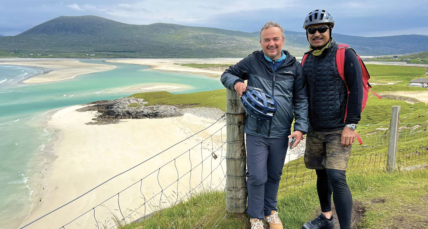 Vivek Thakur (MBA 1993) and a friend were at Luskentyre beach on the Isle of Harris.