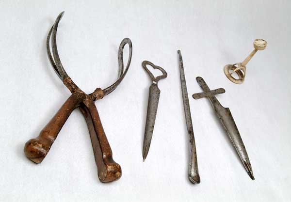 William Hunter's medical instruments