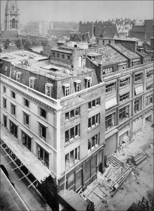 Photograph of the development to provide wider Kensington High Street facilities in Ball Street, 1950. (GUAS Ref: HF 51/8/1/1/3 photo 19. Copyright reserved.)