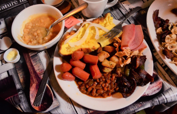 Traditional Canadian food in cabane à sucre