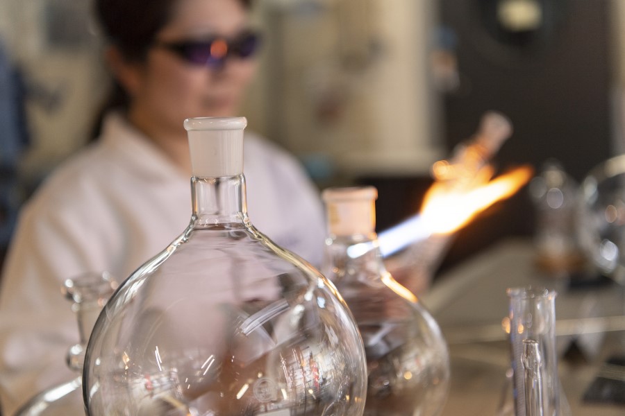 Ayako Tani glassworking