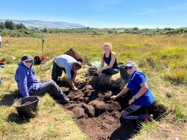 Excavation team for field boundary (photo: Darko Maricevic)