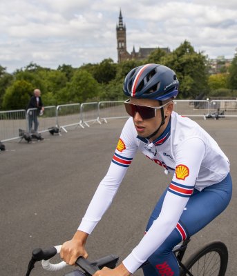 GBR cyclist in Kelvingrove Park